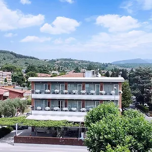 Hotell Benaco Garda ***s